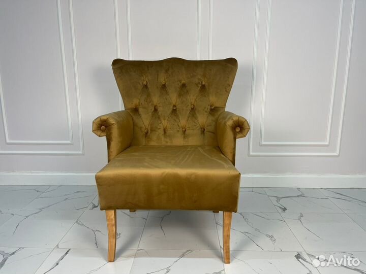 Кресло в каретной стяжке с подлокотниками, шоколад