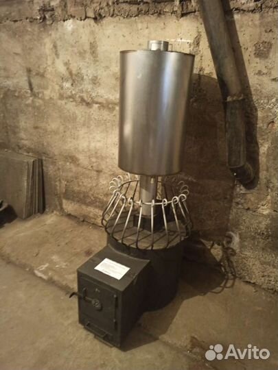 Банная печь Корзинка вт бак на дымоходе