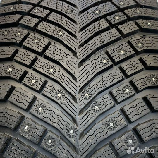 Michelin X-Ice North 4 205/50 R17 93T