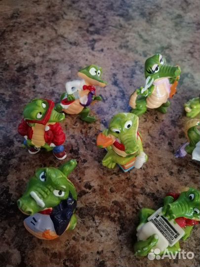 Игрушки из киндера крокодилы