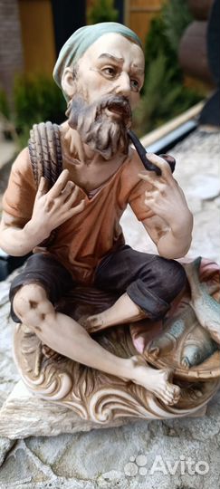 Фарфоровая статуэтка Рыбак Италия