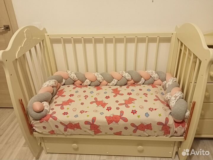 Детская кроватка