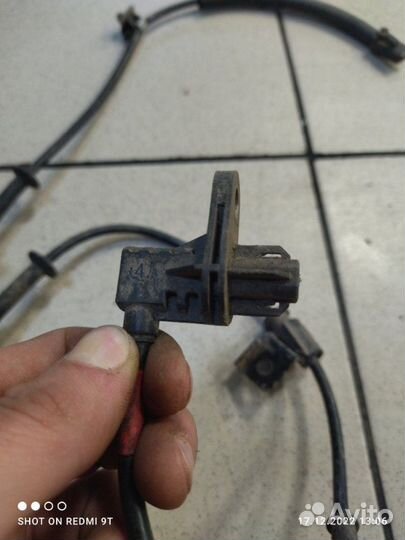 Датчик abs передний правый Kia Rio 3