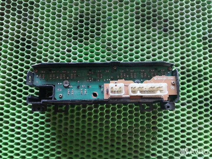 Блок управления климатической установкой Toyota V