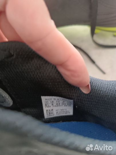 Футбольные бутсы adidas