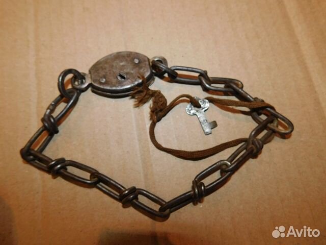 Антикварный замок с цепью для запирания велосипеда