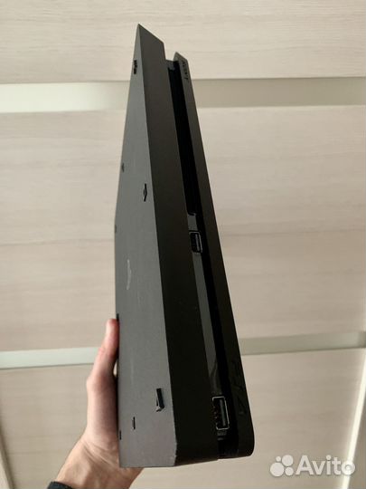Sony PS4 Slim 1Tb