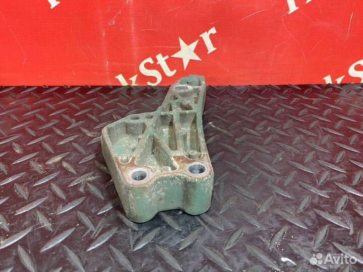 Кронштейн генератора Volvo FH