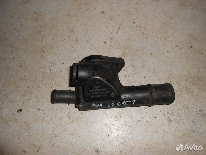 Фланец двигателя системы охлаждения