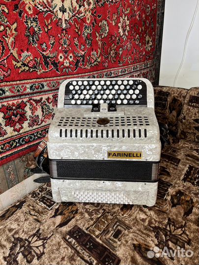Баян Farinelli белый