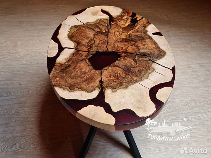 Стол из спила граба и эпоксидной смолы