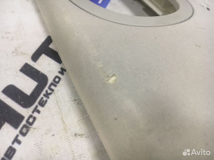 Накладка центральной стойки правая Рено Меган 2