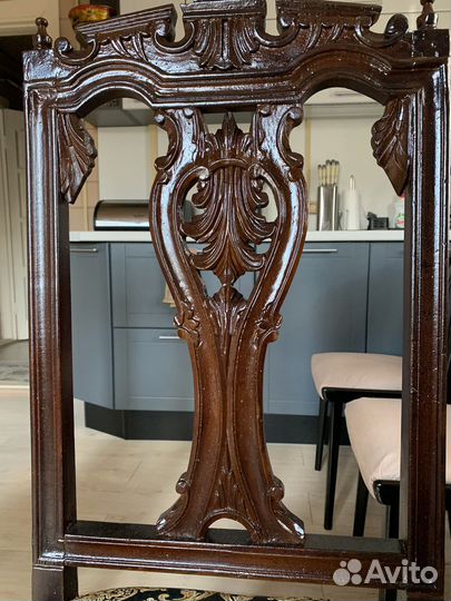 Старинные стулья