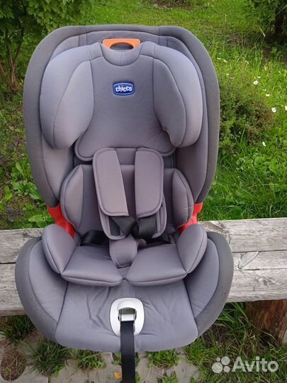 Автомобильное кресло Chicco universe fix