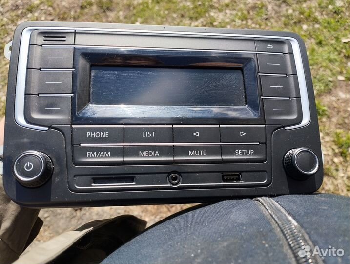 Штатная магнитола на volkswagen polo