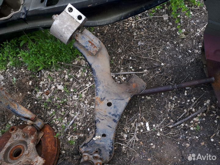 Рычаги передние Opel Antara