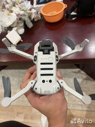 Квадрокоптер dji mini 2 se fly more combo