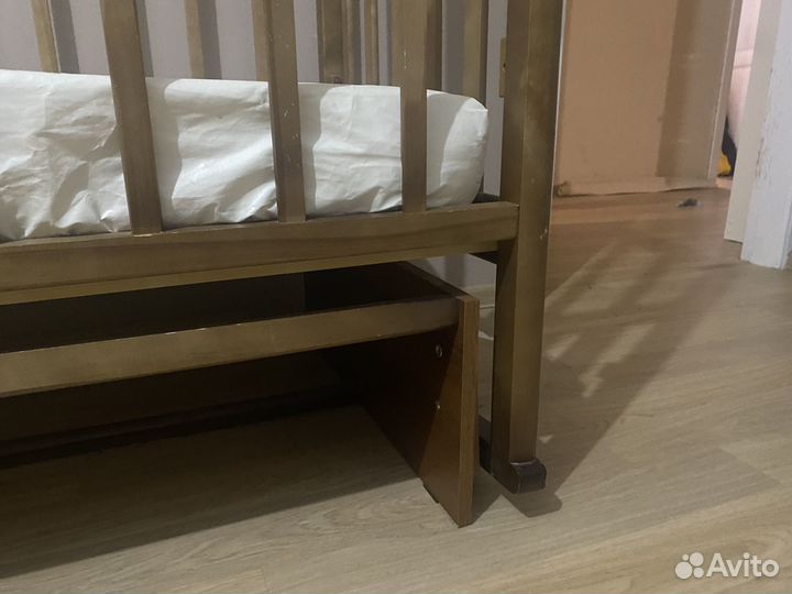 Кроватка 0-3 в отличном состоянии