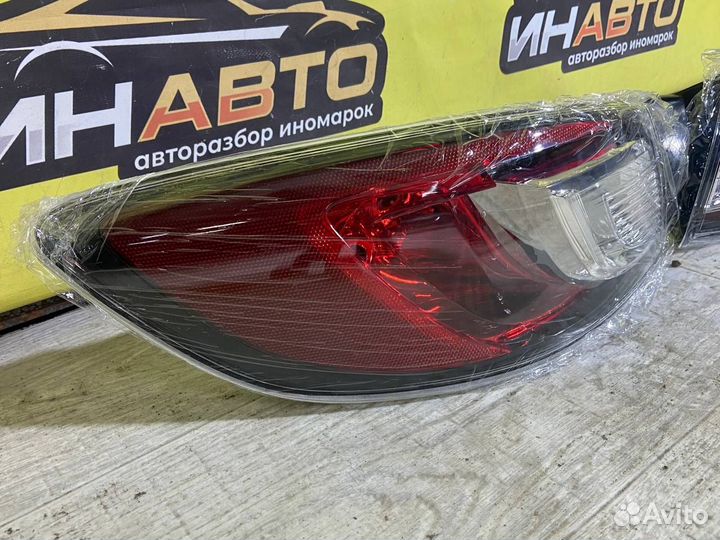 Mazda 3 BL седан задний фонарь левый правый
