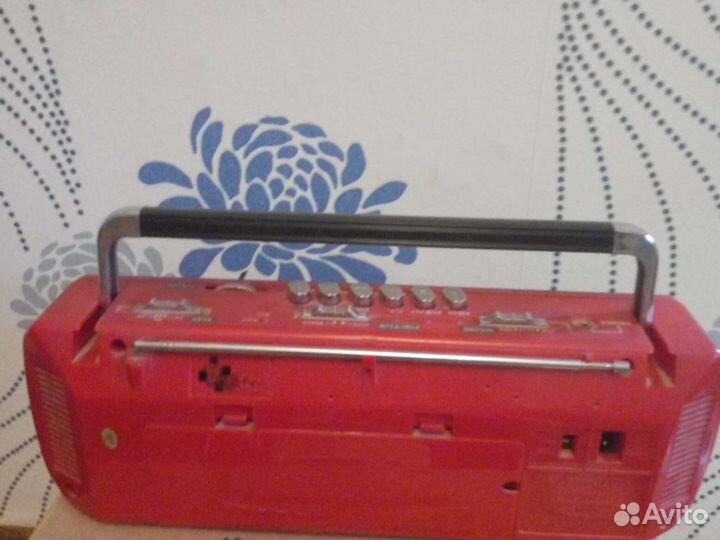 Магнитофон с радио