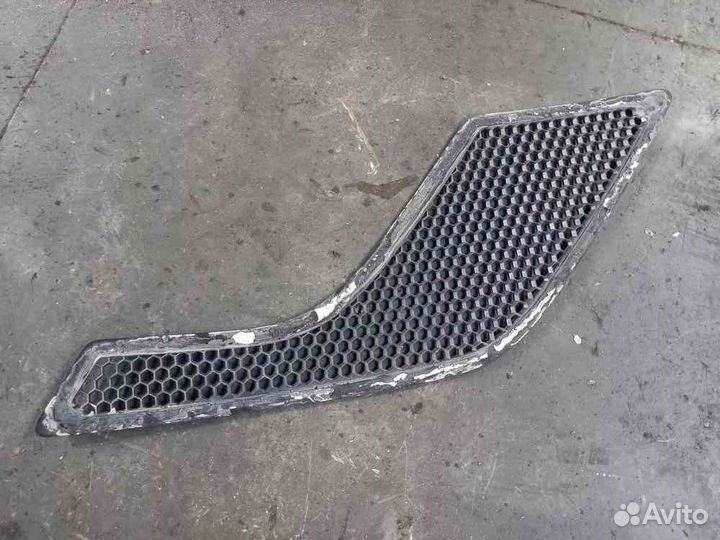 Решётка капота Volvo VNL правая