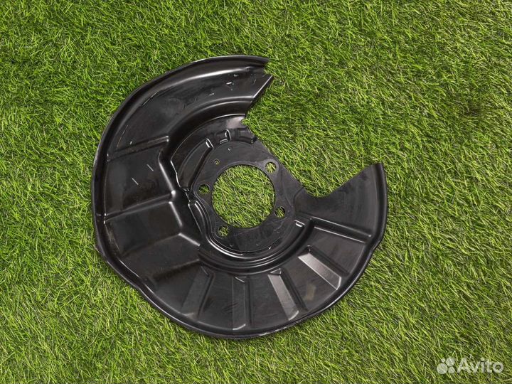 Пыльник диска тормозного задний левый Toyota Rav4