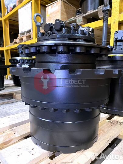 Редуктор хода Hitachi ZX250LC-5B