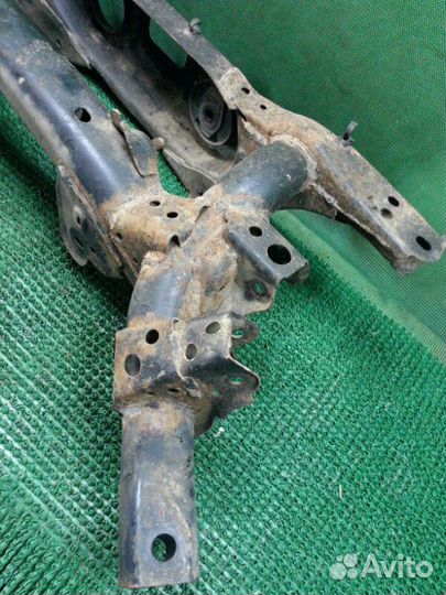 Подрамник задний Toyota Rav4 30 ACA3# 2azfe