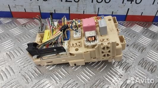 Блок предохранителей toyota corolla verso 2 (1KK17