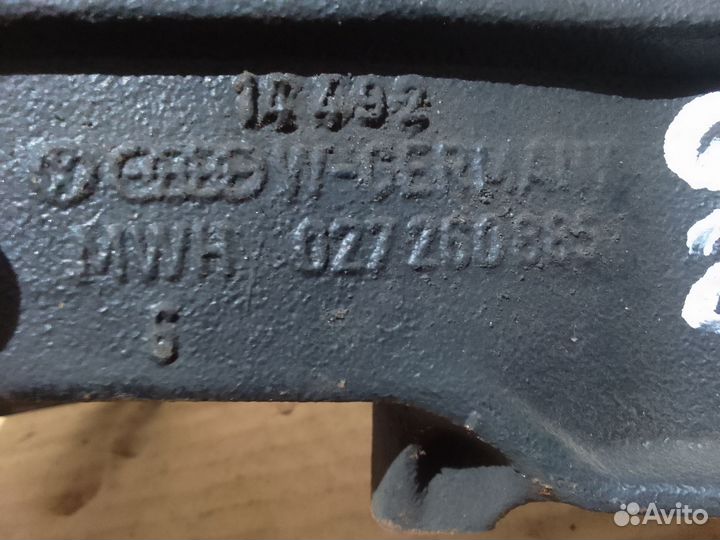 Кронштейн генератора 2.0 2E Volkswagen Golf 3