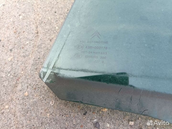 Стекло задней двери Citroen c5 универсал, двойное