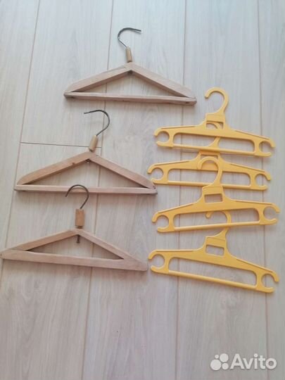 Вешалка-Плечики б/у, в наличии 7шт