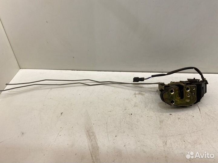 Замок боковой двери задний левый Kia Shuma лифтбек