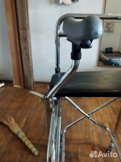 Ходунки новые на колесах для инвалидов