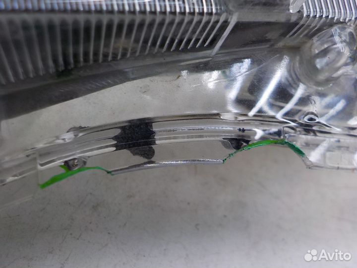 Фара левая Toyota RAV4