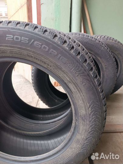 Nokian Tyres Hakkapeliitta 8 20.5/60 R16