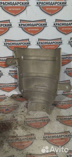 Защита глушителя 5804112150 Toyota Corolla AE100 5