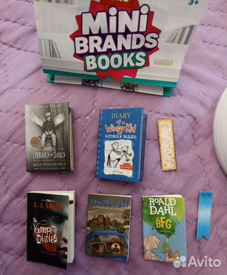 Книги zuru mini brands books