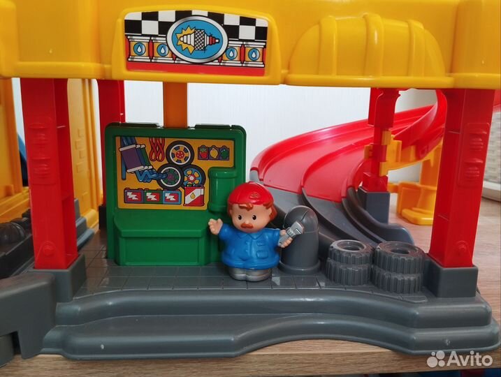 Трек парковка гараж машинки Fisher Price