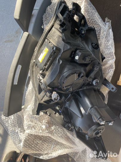 Фара пердняя правая Toyota vellfire