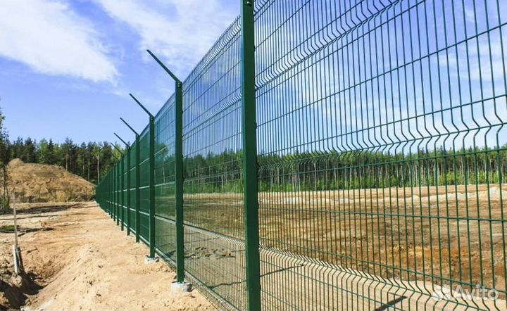 Забор из 3D сетки с металлическими столбами быстро