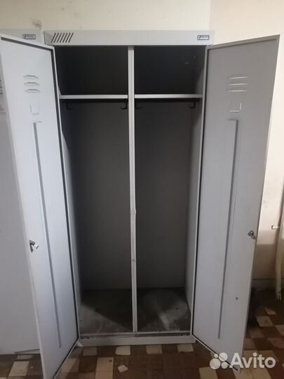 Шкаф металлический для одежды бу
