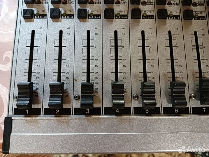 Микшерный пульт behringer mx 2004a