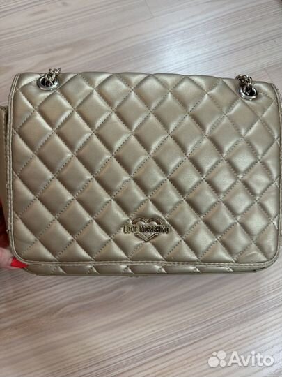 Сумка золотая moschino