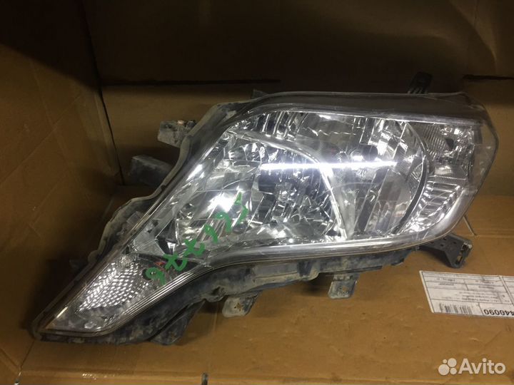 Фара битая левая Land Cruiser Prado 2016