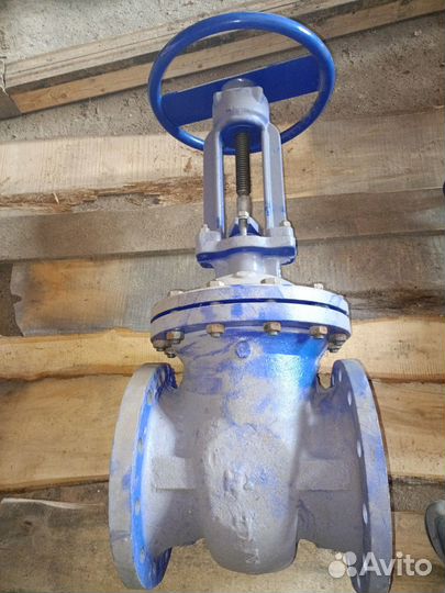 Продам задвижку стальную 250/25