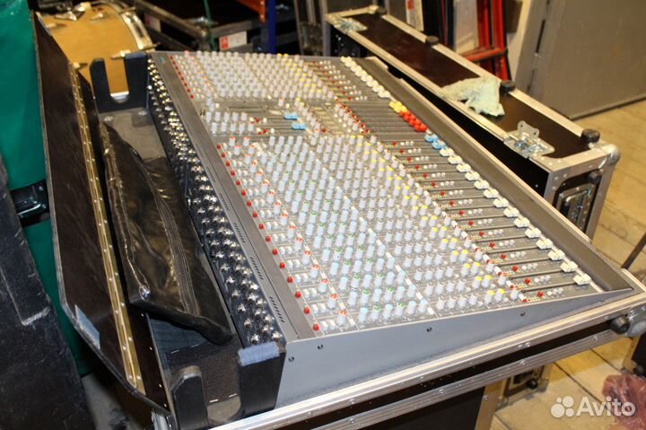 Микшерный пульт Allen Heath GL 2200