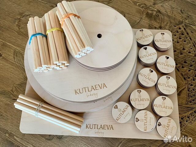 Подложка для торта с лого