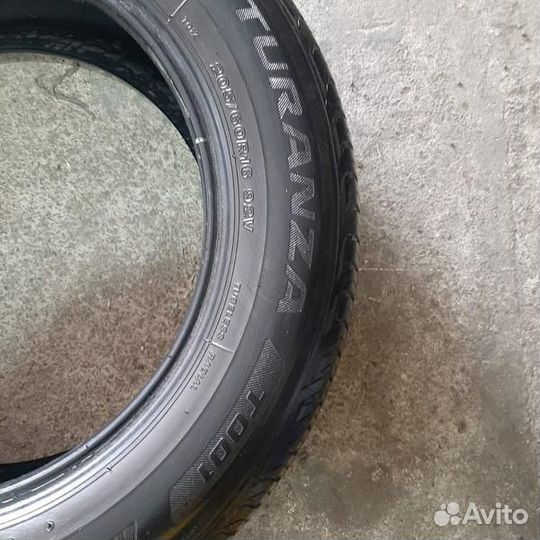 Bridgestone Turanza T001 205/60 R16