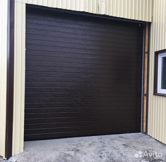 Секционные гаражные ворота